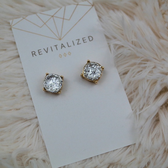 🖤 Glitter Stud Earrings - Picture 2 of 3